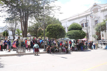 La marcha de protesta llegó a la plaza central la jornada de ayer.