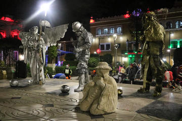 Las estatuas vivientes estuvieron presentes en la inauguración.