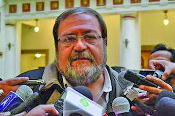 El titular del Ministerio de Educación Roberto Aguilar.