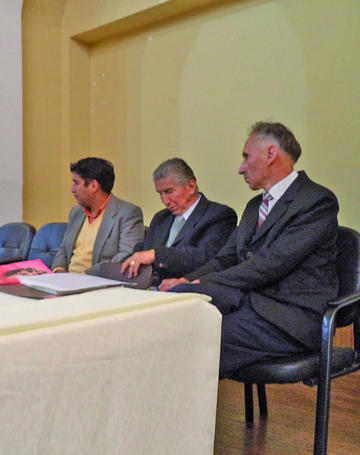 Ordóñez presenta su libro “Versos para una gitana”