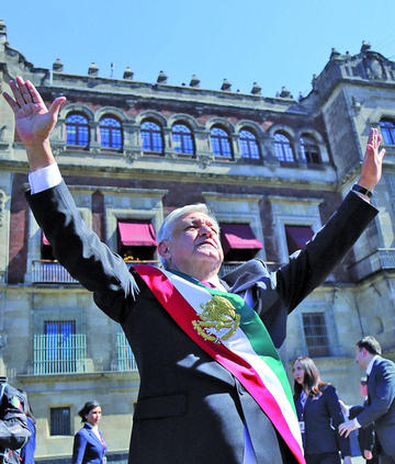 El nuevo presidente llega al Palacio Nacional.
