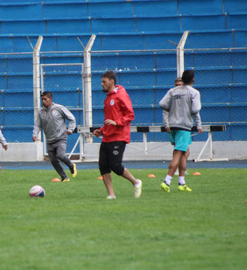 Nacional recupera a Galain y Torres para recibir al Santo