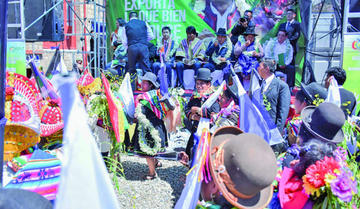 Bolivia inicia la exportación de 40 toneladas de quinua a China