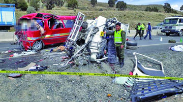 Se presume que el siniestro ocurrió por invasión de carril y exceso de velocidad.