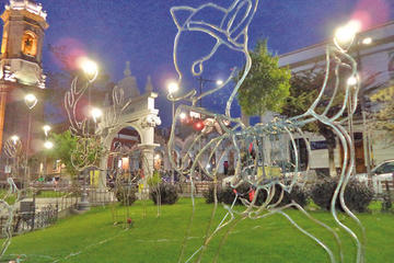 Una de las figuras que fue instalada en la plaza 10 de Noviembre.