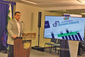 El titular del Minsiterio de Economía y Finanzas Públicas, Mario Guillén.