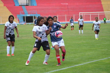 Los partidos se jugaron en el estadio "Víctor Agustín Ugarte".