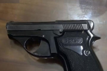 Adolescente pretendió usar un arma de fuego contra los policías