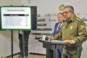 El comandante general de la Policía, Alfonso Mendoza afirmó que durante su gestión ha trabajado para “limpiar” la imagen