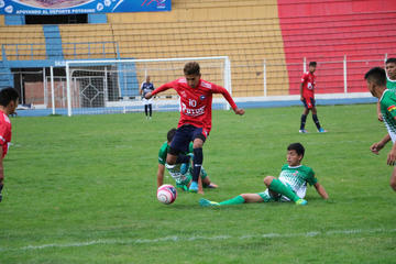 El equipo de varones venció 4-2 a su rival.
