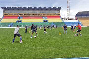 Los jugadores lilas durante su entrenamiento en el estadio.