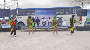 El baile fue parte del programa elaborado.