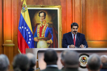 Guaidó pide renuncia de Maduro como condición para el diálogo