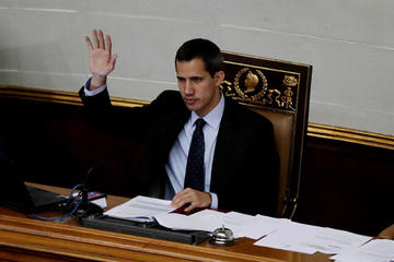 Fiscalía prohibe a Guaidó salir del país y congela sus cuentas