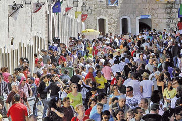El ingreso a la feria del libro que está en pleno desarrollo.