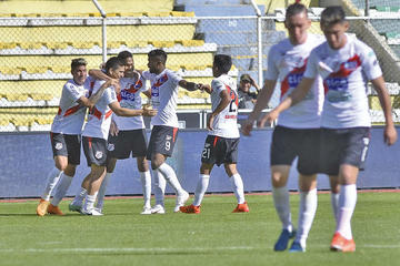 La banda roja anotó tres goles jugando de visitante 