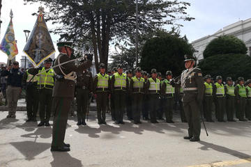 Ambos jefes policiales en el cambio de mando.