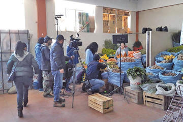 El momento de la filmación en un espacio abierto.