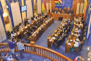 Los legisladores sancionaron la nueva norma, pasada la 1:00. En la sesión estuvo presente la titular del Ministerio