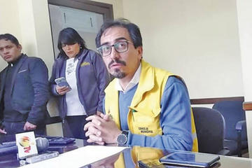 Carlos Mesa aparta a Siñani de Comunidad Ciudadana