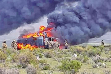 Según informe no se conocen quiénes incineraron los vehículos.