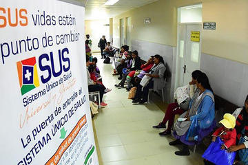 El Gobierno inaugura el SUS y los médicos preparan medidas