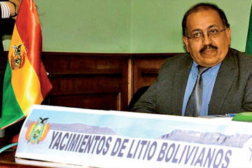 El gerente de Yacimientos del Litio Boliviano (YLB), Juan Carlos Montenegro.