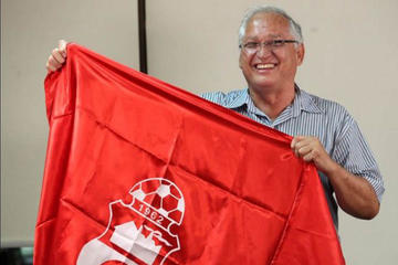 Rafael Paz recibe apoyo de jugadores y socios de Guabirá