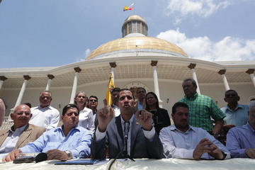 Plantearán declarar emergencia por largo apagón en Venezuela