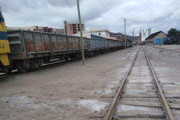 La estación de trenes de la ciudad de Potosí es área de carguío de minerales.