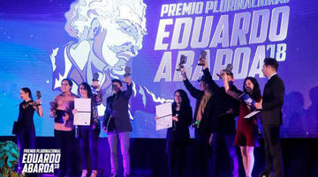 Entregan premio Eduardo Abaroa