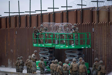 El muro fronterizo con México confronta a los congresistas