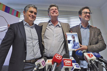 El abogado Juan Pablo Hermosilla y las víctimas de abuso sexual: James Hamilton , José Andrés Murillo y Juan Carlos Cruz