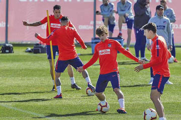 Simeone prueba con Griezmann, Costa y Morata