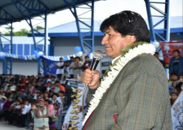 Un concejal del MAS dice que Evo debe gobernar hasta que “Dios quiera”