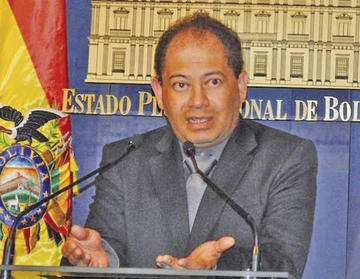 El titular del Ministerio de Gobierno, Carlos Romero.