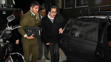 Dicen que Tersa otorgó tres poderes a esposa de Siñani