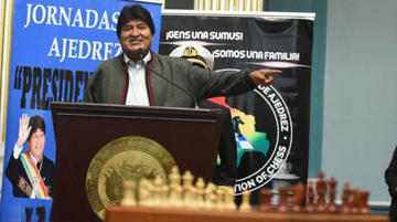 El mandatario inauguró ayer sábado las jornadas estudiantiles de ajedrez.