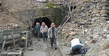 Campesinos entran a la minería y hasta forman sus cooperativas