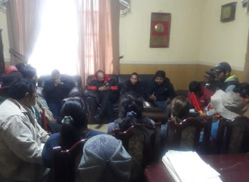 Dirigentes de los vendedores en reunión con concejales.
