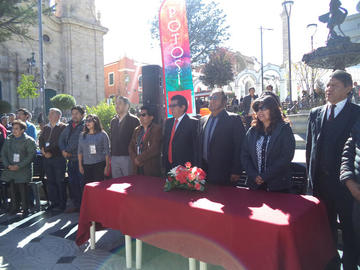 Fueron recibidos en un acto en la Plaza 10 de Noviembre.