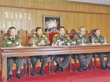 El Alto Mando Policial, en conferencia de prensa.