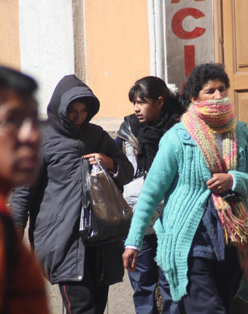 La gente empieza a abrigarse.