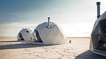Alquilan domos en el Salar de Uyuni 