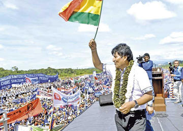 Proclaman a Evo como candidato en medio de críticas de la oposición