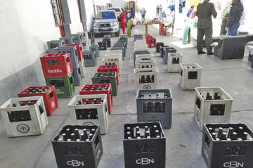 Casi 10.000 litros de bebidas fueron incautados.