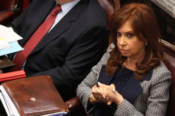 Fiscalía acusa a los Kirchner de ser “jefes” de una asociación delictiva 