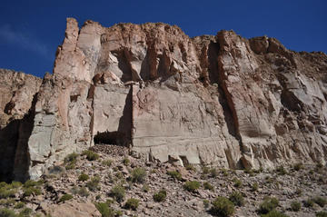 La montaña donde se encuentra la cueva "Bautista".