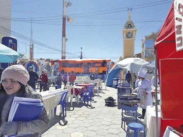 Ayer se realizaron ferias regionales en Uyuni y Llallagua.
