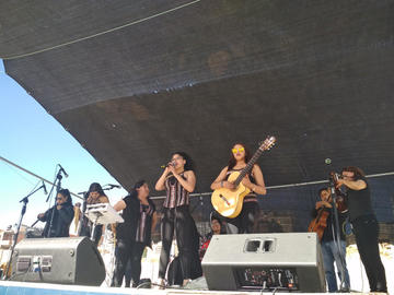 El grupo Canela fue uno de los que animaron la feria.